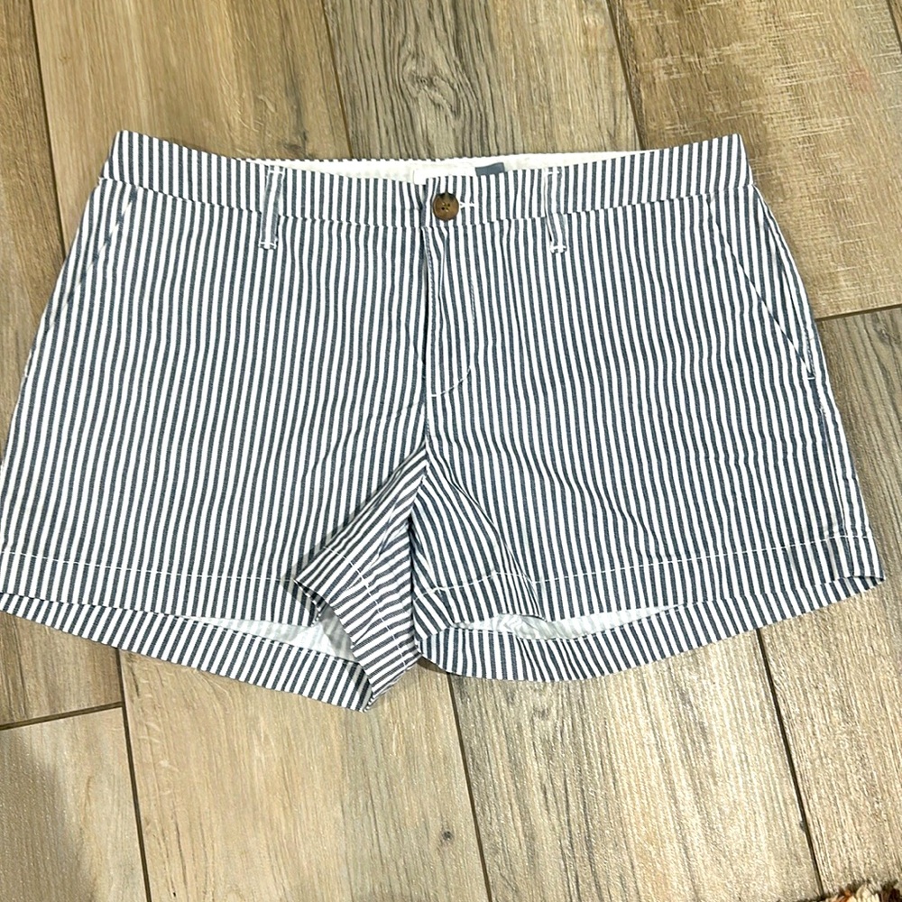 Seer sucker print flat front shorts